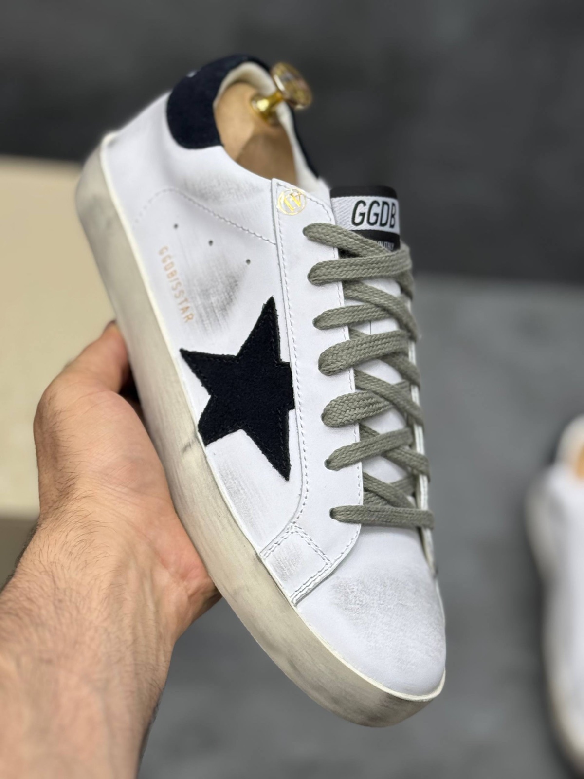 GOLDEN GOOSE