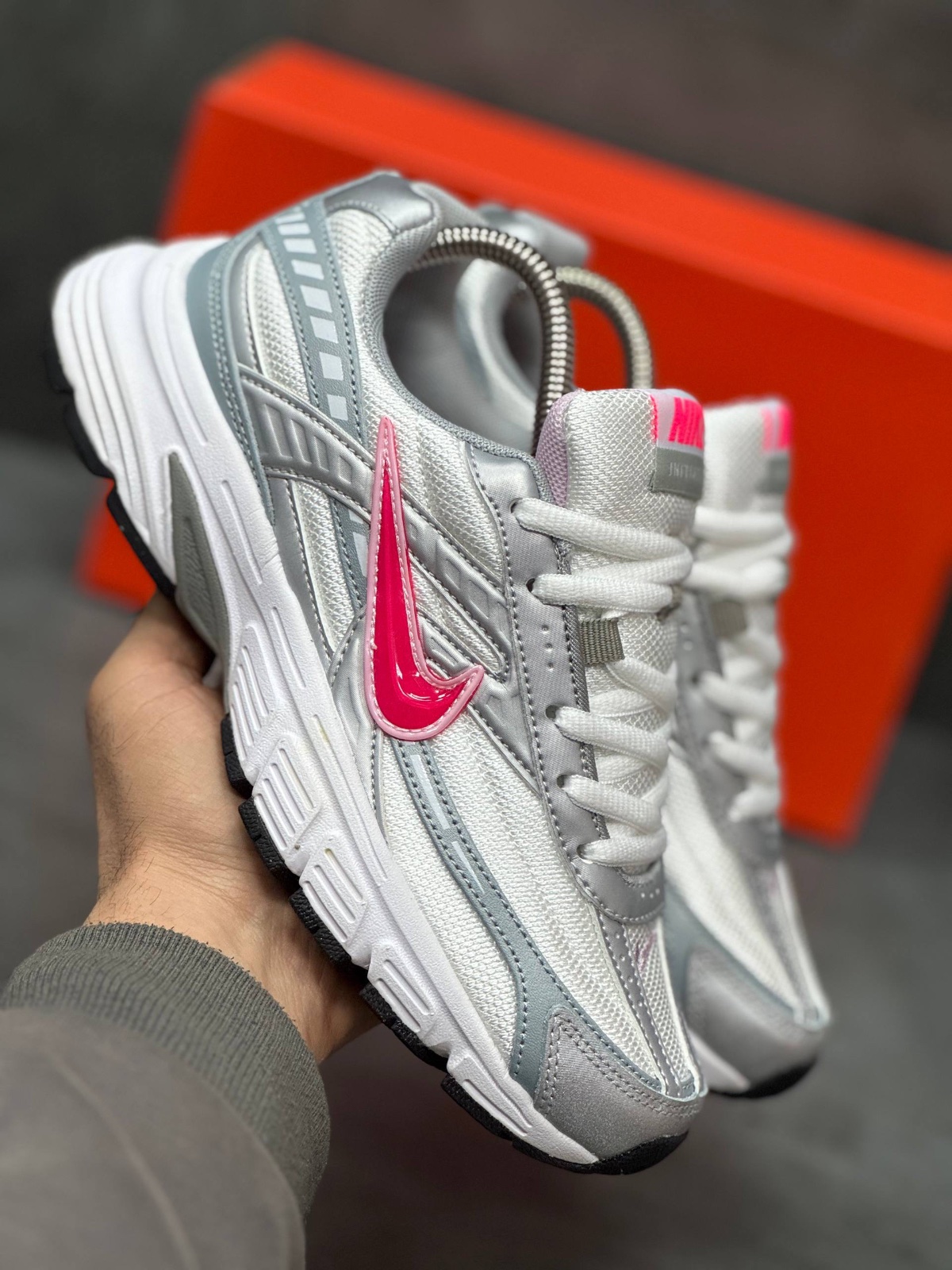 Nike Initiator