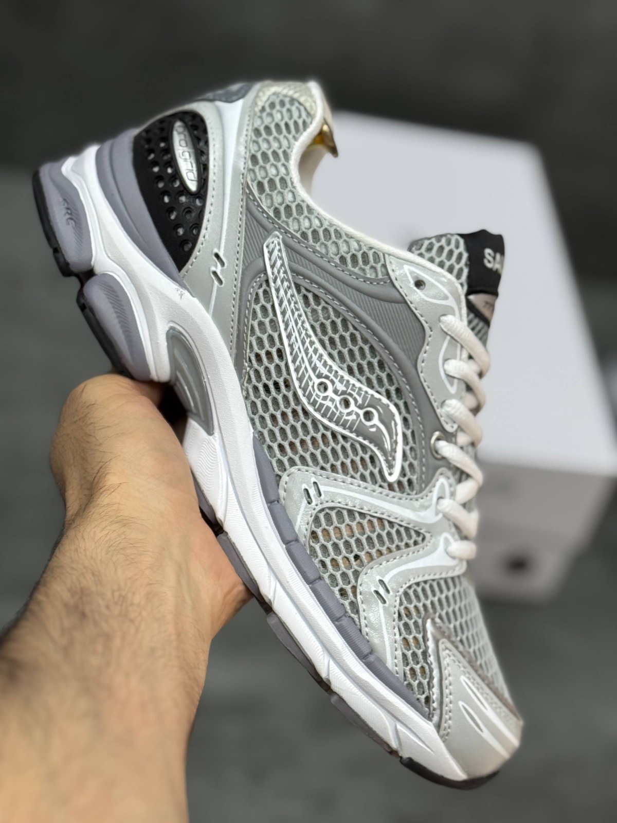 Saucony Progrid Omni 9