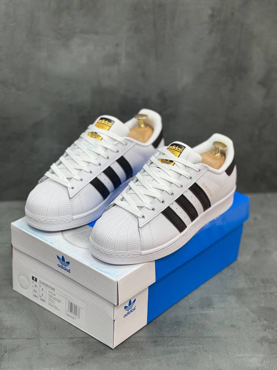 Adidas Superstar